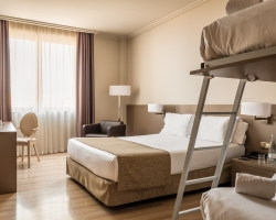 Quadruple room Hotel Tarragona
